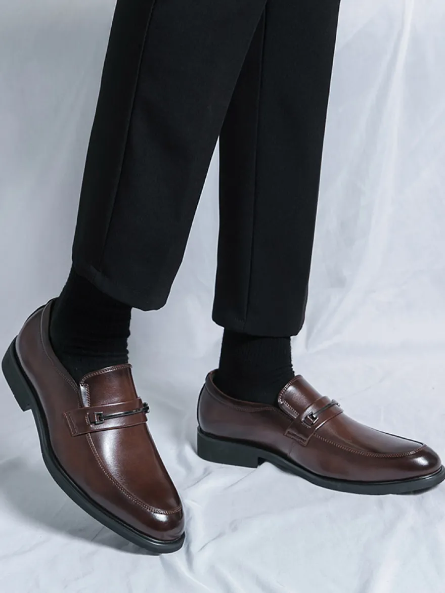 Mocassins marron pour homme bout rond détails métalliques chaussures décontractées à enfiler