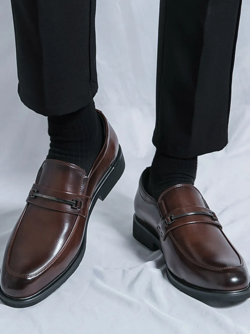 Mocassins marron pour homme bout rond détails métalliques chaussures décontractées à enfiler
