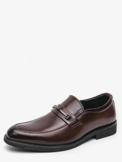 Mocassins marron pour homme bout rond détails métalliques chaussures décontractées à enfiler