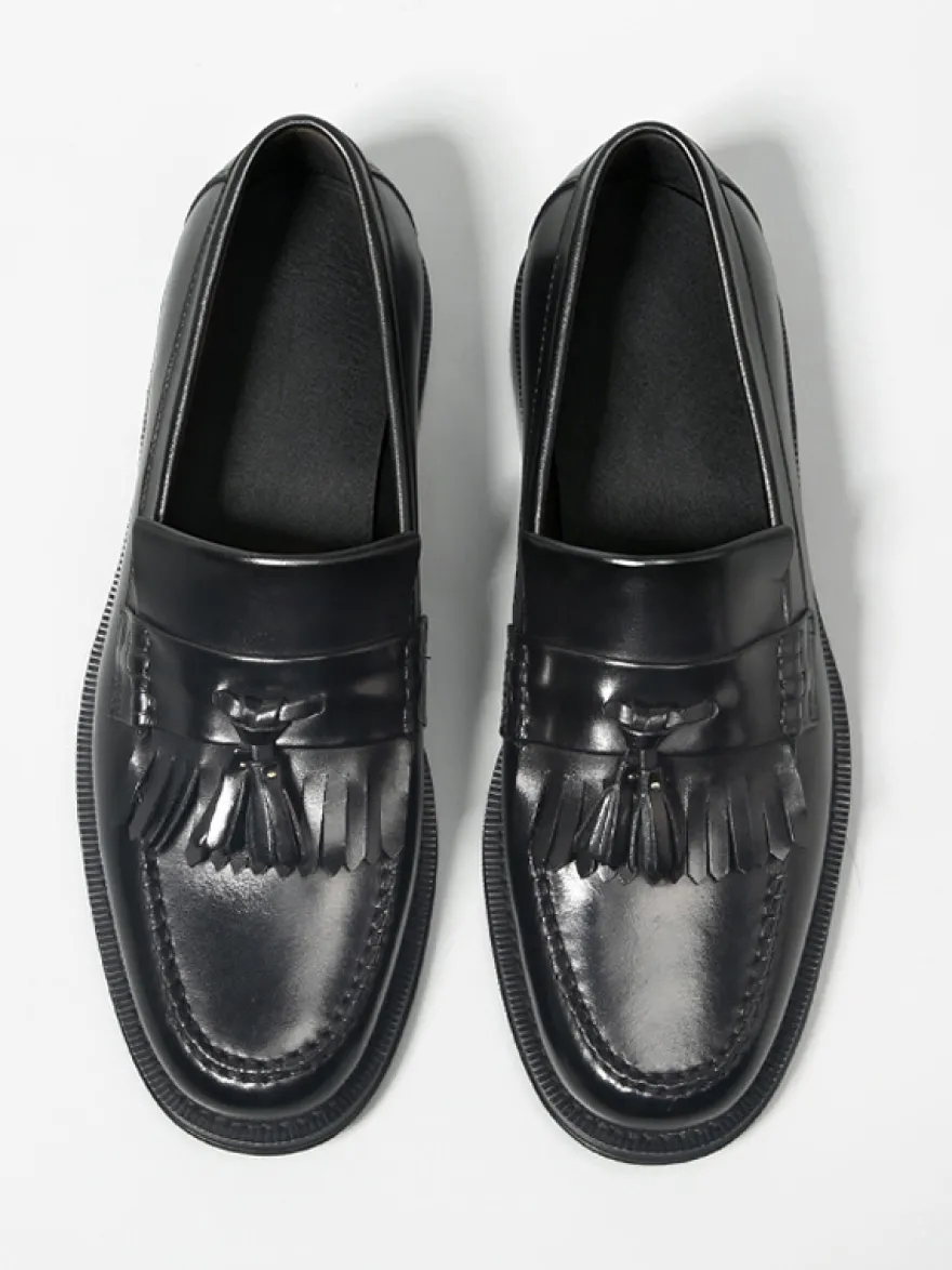 Mocassins noirs à bout rond pour hommes à enfiler avec pompons
