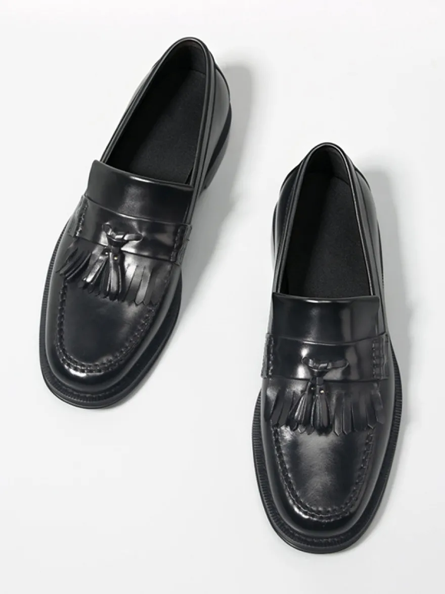 Mocassins noirs à bout rond pour hommes à enfiler avec pompons