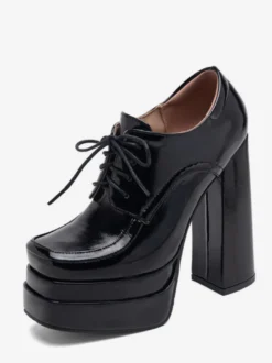 Mocassins noirs à plateforme et bout carré lacets et talons épais