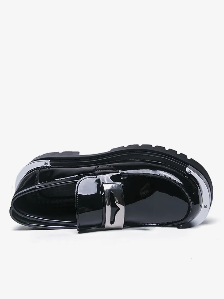 Mocassins noirs pour hommes bout rond détails métalliques chaussures à enfiler