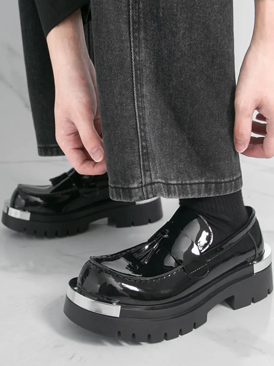 Mocassins noirs pour hommes bout rond détails métalliques chaussures à enfiler