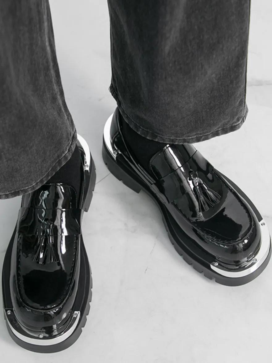 Mocassins noirs pour hommes bout rond détails métalliques chaussures à enfiler