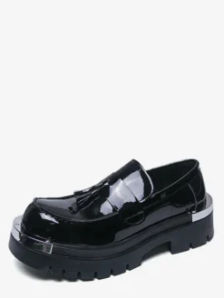 Mocassins noirs pour hommes bout rond détails métalliques chaussures à enfiler