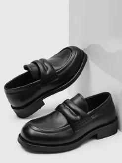 Mocassins noirs pour hommes bout rond à enfiler style penny mocassins