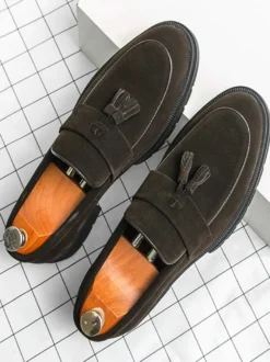Mocassins à pampilles en daim pour hommes chaussures à enfiler bout rond antidérapantes résistantes à l'usure semelle épaisse