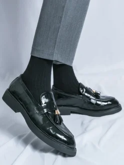 Mocassins à pampilles pour hommes chaussures à enfiler bout pointu style Penny motif épissure verni talons bas chaussures de soirée