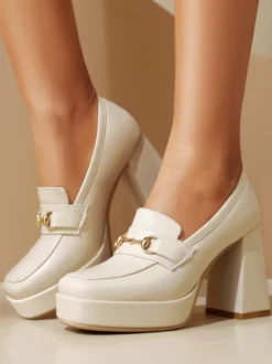 Mocassins à plateforme pour femmes avec détails métalliques et talons épais