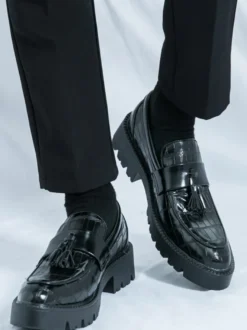Mocassins pour hommes à bout rond motif pierre ornés de pompons