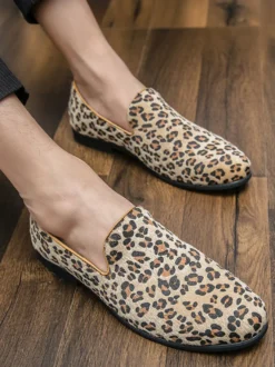 Mocassins pour hommes en daim à bout rond et imprimé léopard