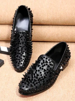 Mocassins à rivets pour hommes bout pointu en cuir de vache à enfiler pour bal de promo ou mariage