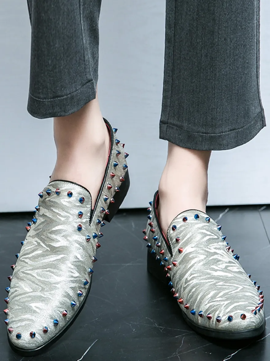 Mocassins à rivets pour hommes à enfiler à bout pointu en cuir végétalien clous décoratifs antidérapants à talon carré décontractés