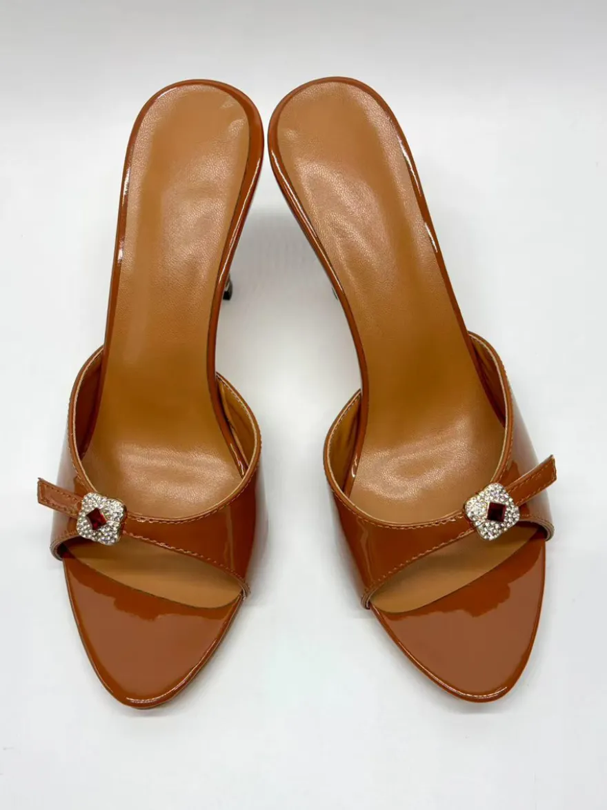 Mules à talons hauts marron à bout ouvert et sandales à talons hauts dos nu avec strass