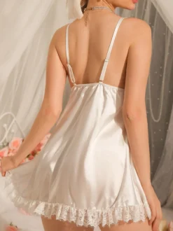 Nuisette de mariée en dentelle blanche dos nu