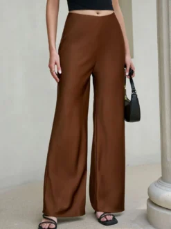 Pantalon marron en satin taille naturelle