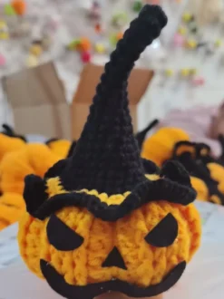 Peluche au crochet pour Halloween squelette creux chauve-souris et citrouille amigurumi décoration gothique faite à la main