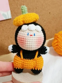 Peluches tricotées à la main pour Halloween poupées elfes sorcières et citrouilles