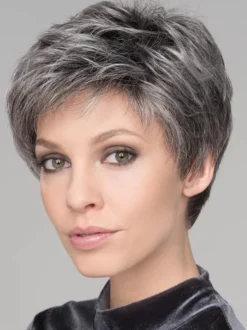 Perruque synthétique grise à cheveux courts avec frange latérale pour femme 2026