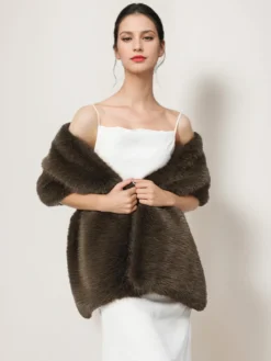 Poncho cape noir pour femme