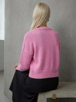 Pull court à col rond épaules tombantes manches longues coupe ample couleur unie pour femme