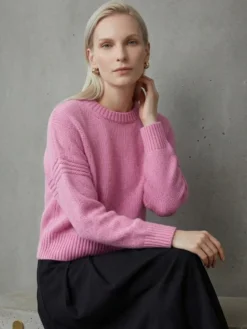 Pull court à col rond épaules tombantes manches longues coupe ample couleur unie pour femme