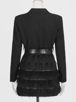 Robe blazer en satin à revers orné de plumes et de pompons ceinture à la taille et franges superposées mini-robe de soirée
