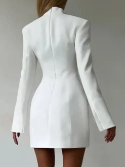 Robe blazer mini cintrée à boutons structurée et moderne collection 2026