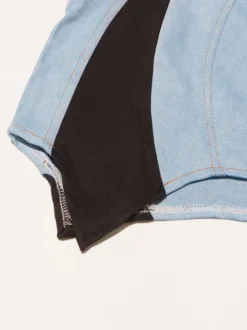 Robe bleue mini sans manches à col rond et taille haute idéale pour tous les jours.