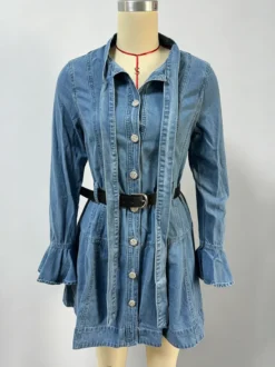 Robe chemise en jean mini à manches cloche pour femme - Bleu clair poignets évasés boutonnée et ceinturée - Collection printemps 2026