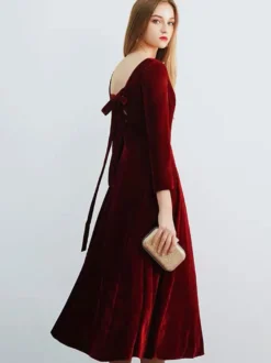 Robe cocktail col carré manche longue zip sur dos avec laçage