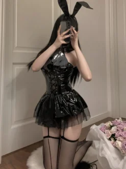 Robe corset dos nu en cuir verni noir jupe en résille tenue de cosplay gothique diablesse lapin