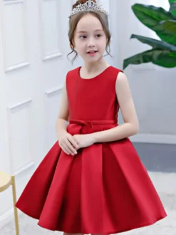 Robe cortège enfant col rond longueur au genou jupe plissée en satin Robe fille de fleur
