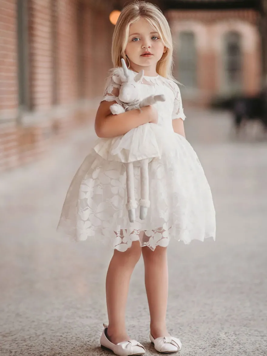 Robe cortège enfant courte col rond manche courte boutonnée sur dos