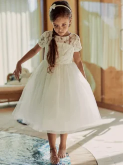 Robe cortège enfant Robe baptême fille col rond manche courte dos en forme de coeur