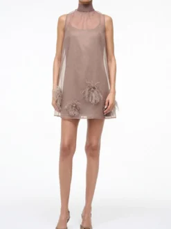 Robe courte en mousseline marron clair sans manches à lacets pour femme