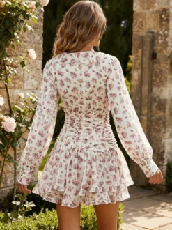 Robe courte à imprimé floral rose col en V manches longues été 2026