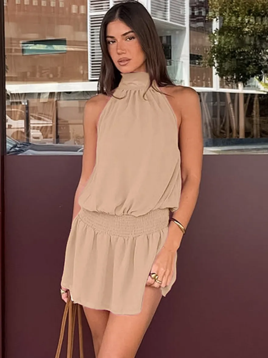 Robe courte kaki sans manches dos nu col montant taille naturelle