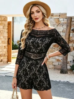Robe courte noire à fleurs manches courtes épaules dénudées et taille haute pour tous les jours