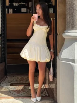 Robe courte à ourlet bouffant pour femme - Coupe corset à volants style Coquette - Look idéal pour une fête d'été à la plage 2026