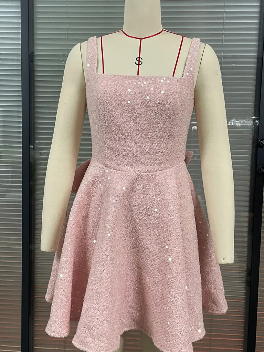 Robe courte à paillettes avec nœud dans le dos col carré coupe trapèze tenue de fête d'anniversaire pour femme 2026