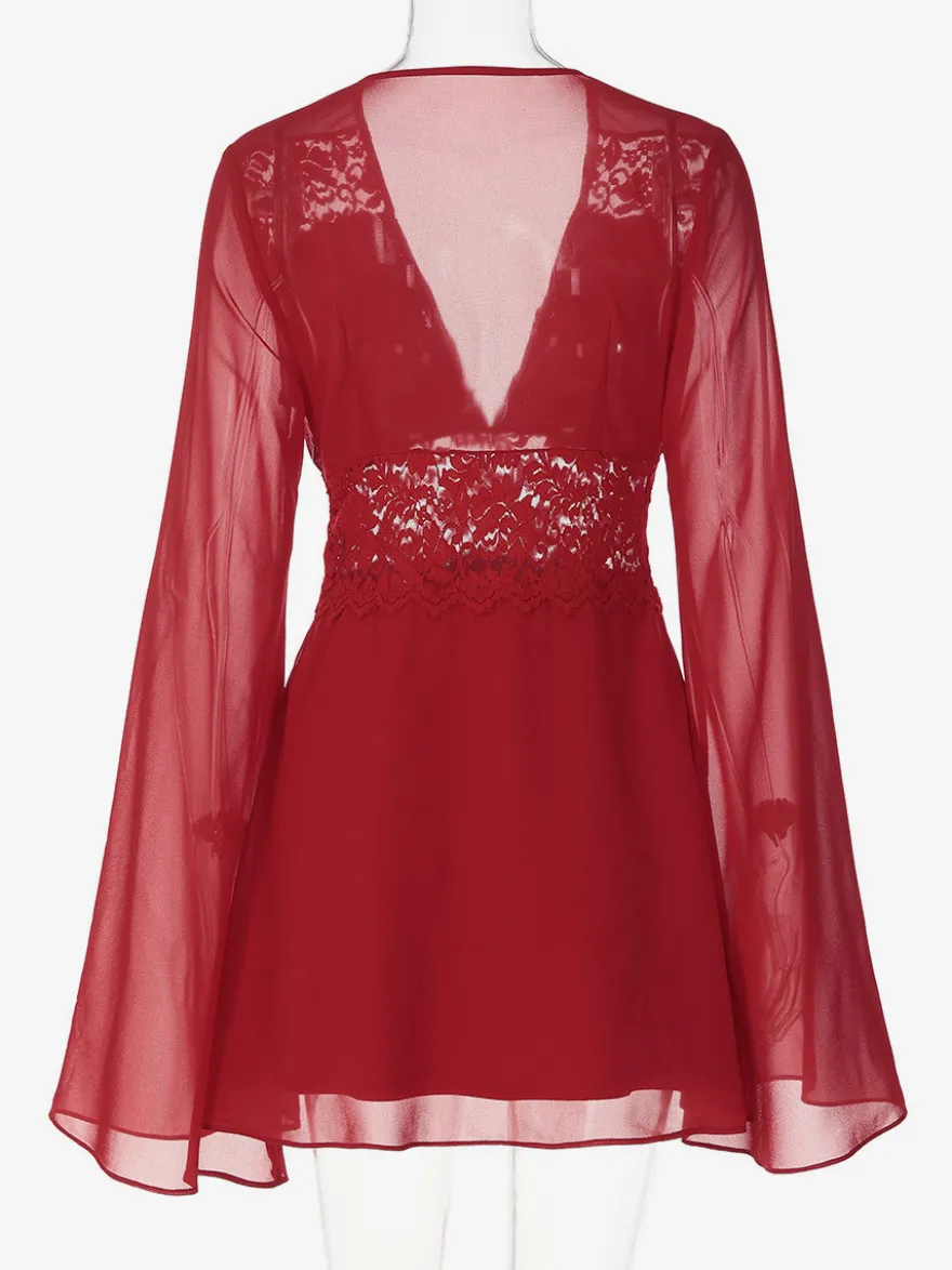 Robe courte patchwork en dentelle pour femme - Décolleté plongeant en V manches évasées taille empire - Idéale pour une soirée romantique à la plage au printemps 2026