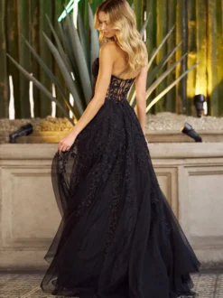 Robe de bal A-Line col en cœur en tulle sans manches en dentelle robes de soirée