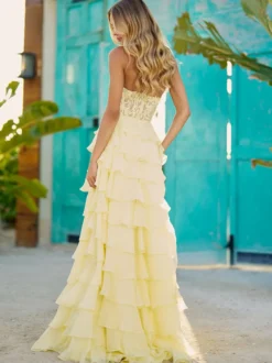 Robe de bal en tissu satiné col haut sans manches robes de soirée plissées