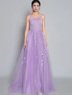 Robe de bal lavande col V à lacets dos nu criss-cross robes de soirée en dentelle