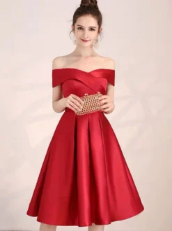 Robe de bal rouge en satin laçage sur dos hors de l'épaule longueur au genou robe cérémonie