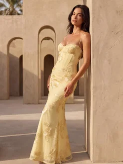 Robe de bal sirène à col cœur sans manches lacée ornée de fleurs en dentelle robe de soirée formelle