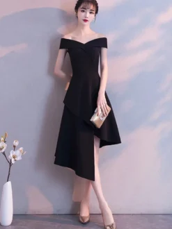 Robe de cocktail bleu marine hors de l'épaule asymétrique en satin robe de soirée