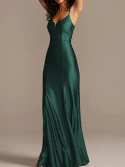 Robe de demoiselle d'honneur bordeaux en satin de soie stretch col V à bretelle au sol robe de soirée de mariage